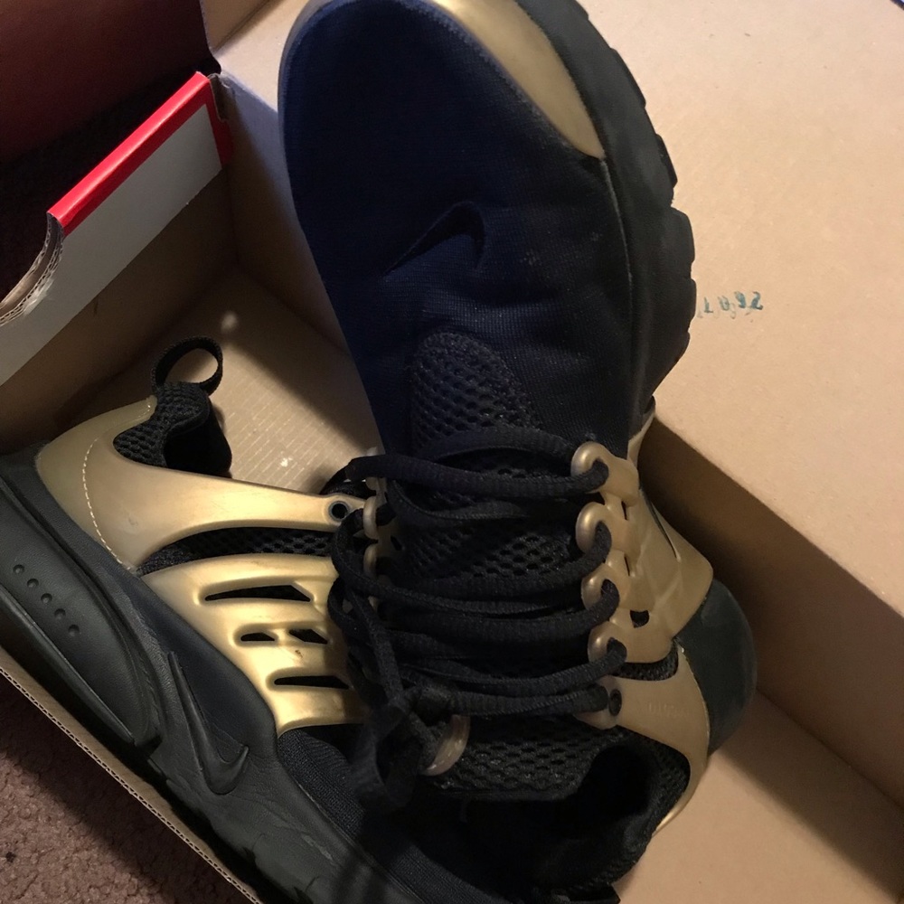Black and gold Nike prestos - Picture 2 of 3